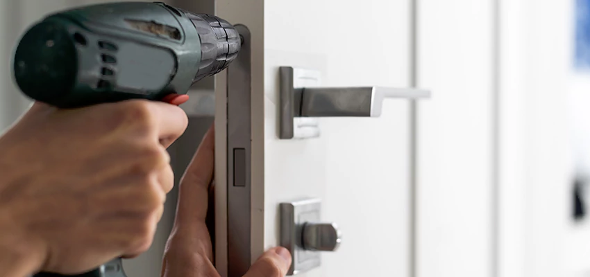 Locksmith For Lock Replacement Near Me in Hesperia, CA