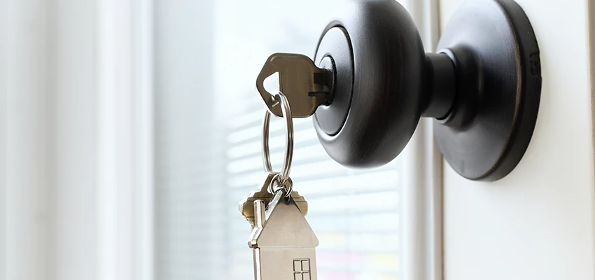 Bifold Door Knob Replacement in Hesperia, California